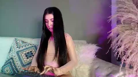 Snapshot of zoee_8 chatting on July 11, 2026, 12:02 am ZOE online show from July 11, 2026, 12:02 am