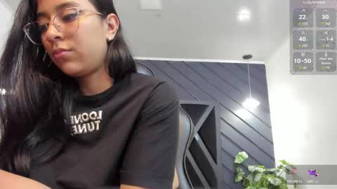 Snapshot of zoee_martins_ chatting on September 22, 2025, 6:10 pm Zoe 3 online show from September 22, 2025, 6:10 pm