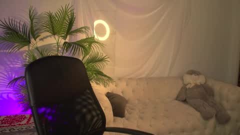 ZOE online show from April 29, 2026, 6:06 am