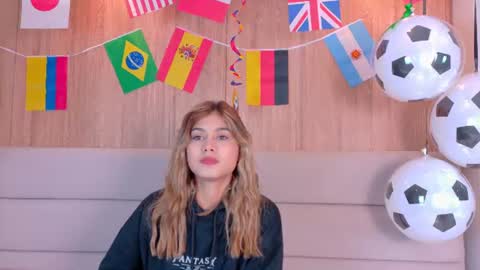Zoe online show from June 26, 2026, 12:31 pm
