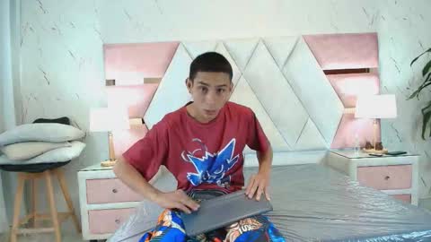 Snapshot of zoelucas chatting on October 13, 2025, 7:03 pm zoelucas online show from October 13, 2025, 7:03 pm