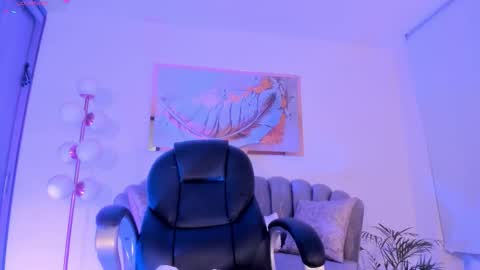 Zoe Presley  online show from November 7, 2025, 12:32 am