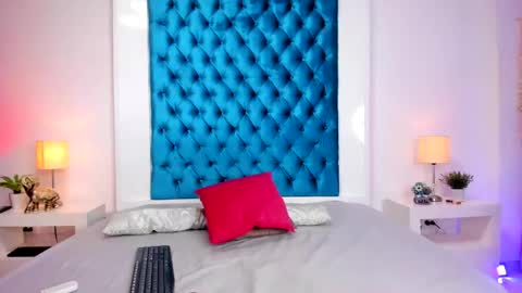Snapshot of zoesantanna_ chatting on May 16, 2026, 1:10 pm Zoe Santana online show from May 16, 2026, 1:10 pm
