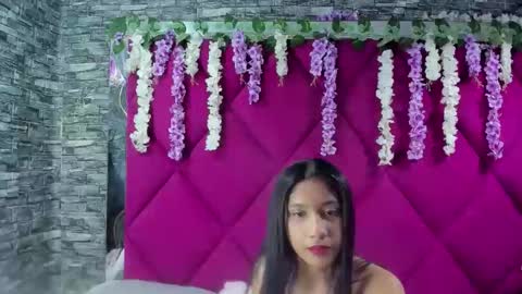 zoesmiitt online show from May 28, 2026, 1:52 pm