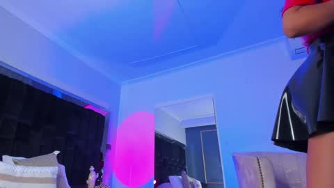 zoevidal_ online show from March 12, 2025, 3:18 pm