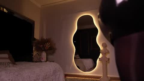 zoevidal_ online show from January 11, 2026, 12:10 pm