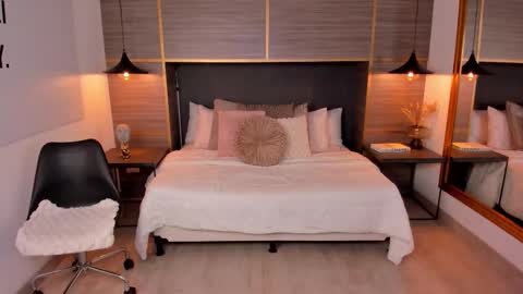 Snapshot of zoevold chatting on March 3, 2026, 5:19 pm ZOE online show from March 3, 2026, 5:19 pm