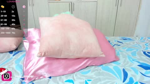 zoey  Independent model online show from December 15, 2024, 2:16 pm