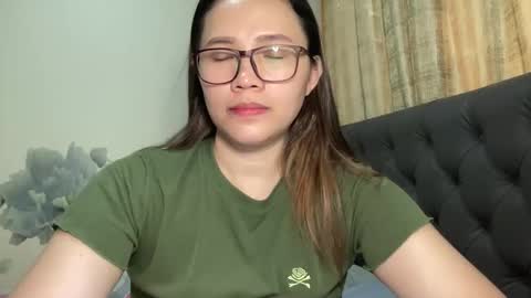 zoey_foryou online show from May 3, 2026, 3:34 am