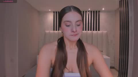 Zoey Walker online show from November 4, 2025, 11:42 am