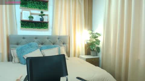 Snapshot of zohet_kriss chatting on October 17, 2025, 3:03 pm CALL ME Z O H E T online show from October 17, 2025, 3:03 pm