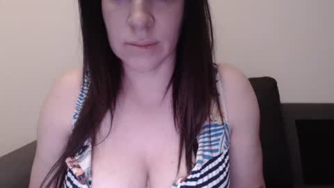 Snapshot of zoibee chatting on November 14, 2025, 9:24 pm zoibee online show from November 14, 2025, 9:24 pm