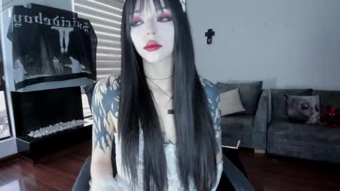 Snapshot of zombieeporcelainex chatting on April 30, 2026, 10:25 pm SOPHIE online show from April 30, 2026, 10:25 pm