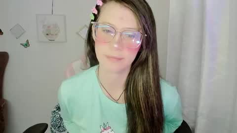 Snapshot of zooeybelair chatting on May 18, 2026, 4:07 am Alicie online show from May 18, 2026, 4:07 am