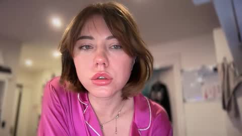 Melani online show from March 25, 2026, 10:38 pm