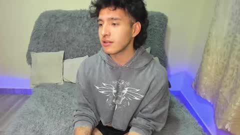 ZOREN online show from October 22, 2025, 1:06 am