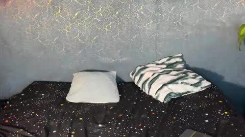 Zoe And Frienda online show from October 14, 2025, 7:03 pm