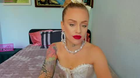 Mia online show from May 30, 2026, 9:39 am