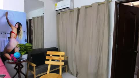 zou_quira online show from February 3, 2026, 1:16 pm