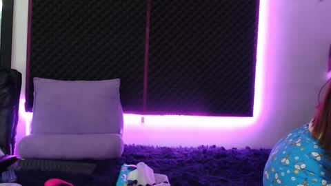 zpzphot online show from December 4, 2025, 10:18 pm