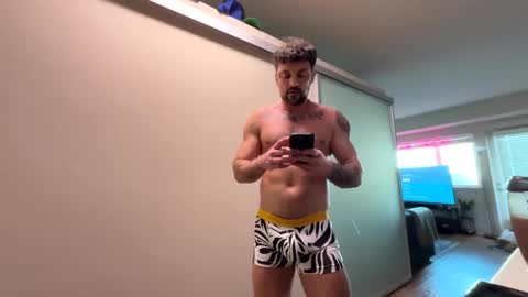 Snapshot of zuko_zen69 chatting on February 11, 2025, 12:17 am Zuko online show from February 11, 2025, 12:17 am