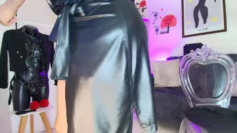 zully_green online show from April 13, 2026, 2:00 pm
