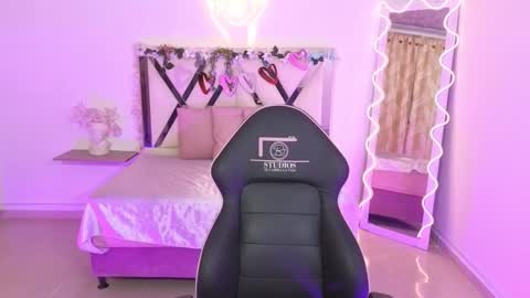 ZURY   online show from September 15, 2025, 11:54 am