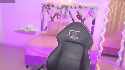 ZURY   online show from October 3, 2025, 11:51 am