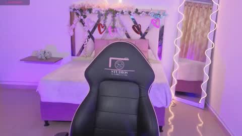 ZURY   online show from October 16, 2025, 11:33 am