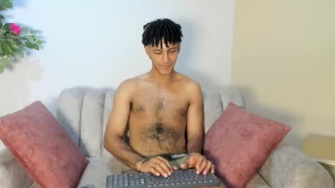 zyan_moreno online show from November 10, 2025, 4:39 pm