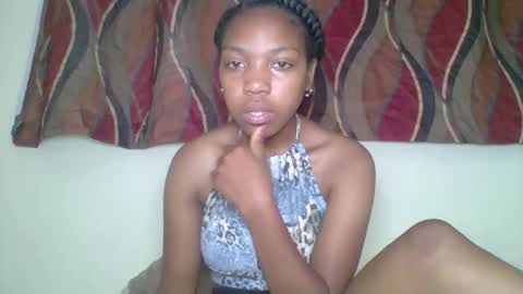 zyraelle_01 online show from April 30, 2026, 7:42 pm