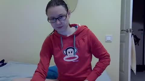 Zyuhre online show from October 4, 2025, 4:49 pm