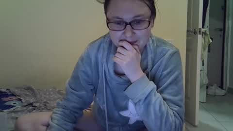 Zyuhre online show from December 16, 2025, 2:11 pm