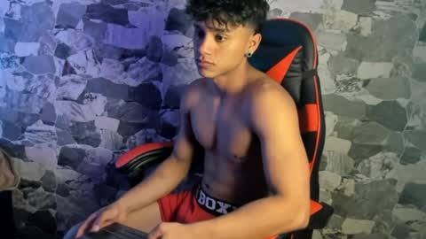 zyzz_1812 online show from May 21, 2026, 5:14 am