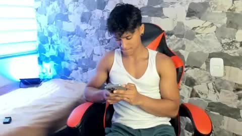 zyzz_1812 online show from May 30, 2026, 6:05 pm