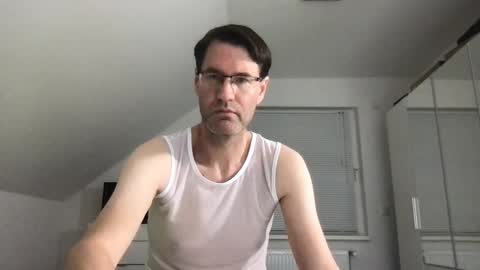 zzz123_cam online show from October 19, 2025, 3:12 pm