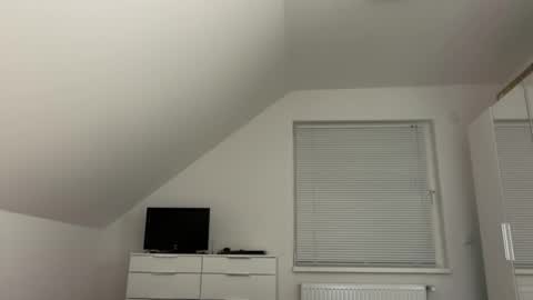 Snapshot of zzz123_cam chatting on May 15, 2026, 3:41 pm zzz123_cam online show from May 15, 2026, 3:41 pm
