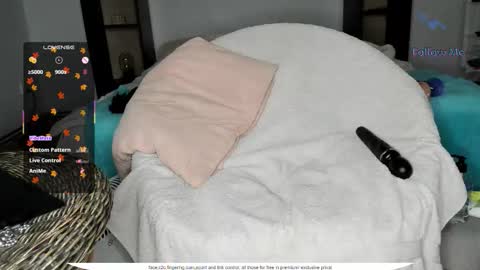 Miss Carla online show from October 27, 2025, 9:46 am