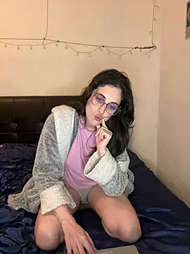 Lunaabbey online show from February 21, 2026, 9:27 pm