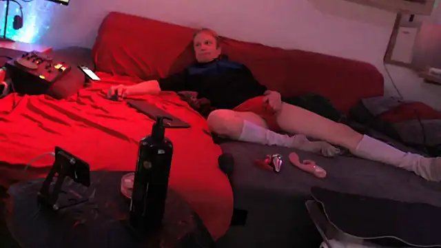 davidgntxxxxx online show from December 4, 2025, 7:11 pm