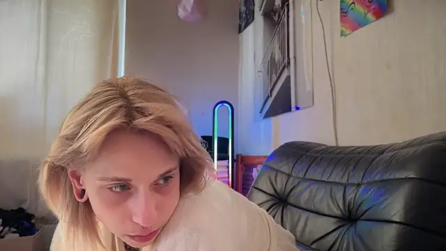 Snapshot of Mannarie_Madsinn chatting on March 21, 2025, 8:17 am Mannarie Madsinn online show from March 21, 2025, 8:17 am