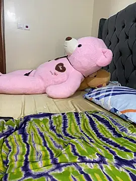 bigbooobs3 online show from April 18, 2026, 8:18 am