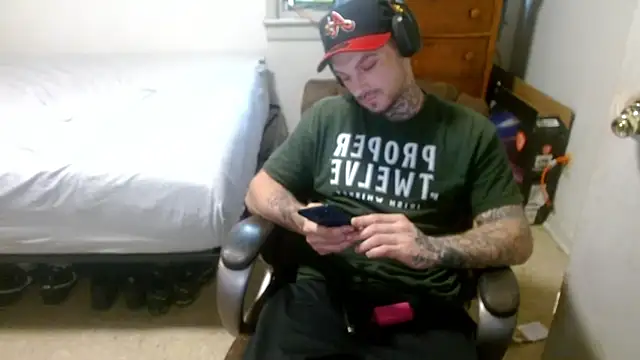 DADDY KANE8--- online show from April 15, 2026, 10:32 pm