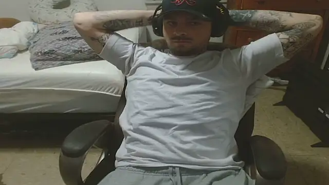 Snapshot of DADDY_KANE8--- chatting on June 17, 2026, 7:33 am DADDY KANE8--- online show from June 17, 2026, 7:33 am