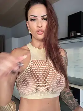 Snapshot of Helena_Karel chatting on October 7, 2025, 10:23 am Helena Karel online show from October 7, 2025, 10:23 am