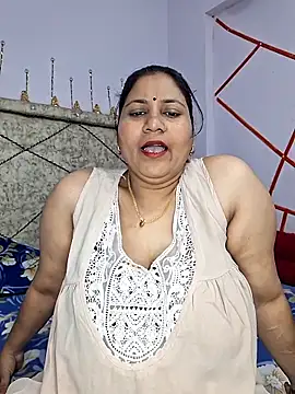 Snapshot of MOM-SUN-COUPLE chatting on February 21, 2025, 9:34 am MOM-SUN-COUPLE online show from February 21, 2025, 9:34 am