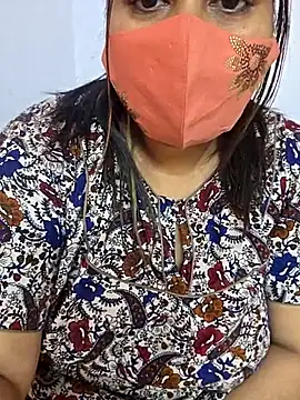 MOM-SUN-COUPLE online show from March 18, 2026, 9:12 am