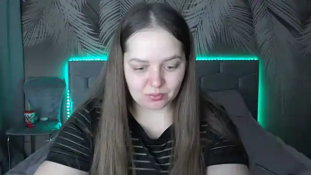 uliastar online show from January 31, 2025, 6:57 am