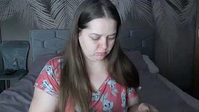 uliastar online show from February 3, 2025, 6:56 am