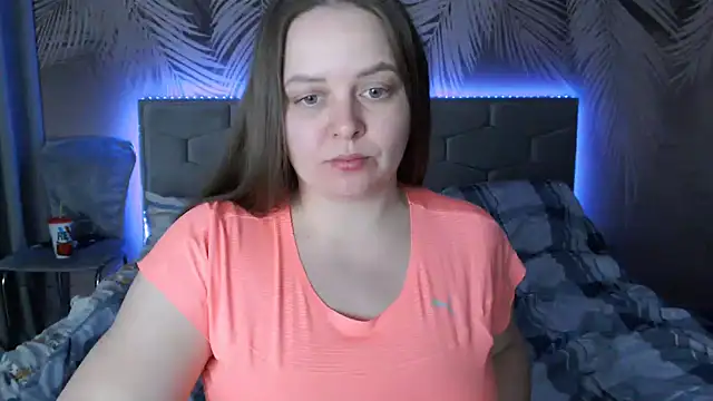 uliastar online show from February 26, 2025, 8:15 am